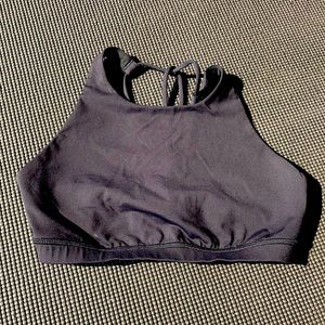 Black Lululemon Sports Bra - size 4